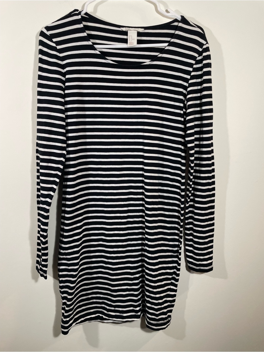 H&M Basic black and white striped long sleeve knee length knit dress M